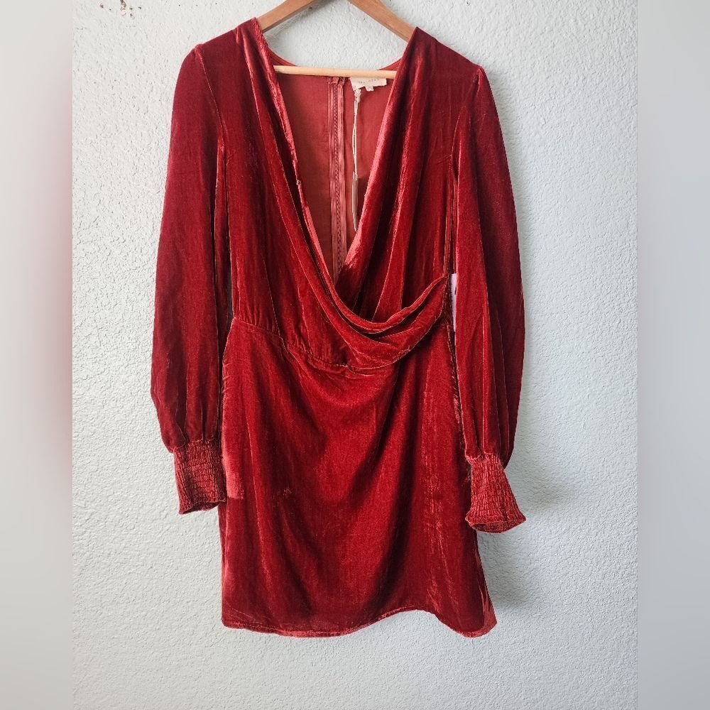 MELLODAY Orange Long Sleeve Velvet Dress New With Tags